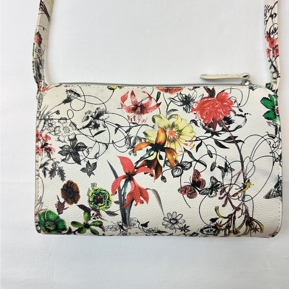🌼2 for $30🌼 Kenneth Cole Reaction Pretty Floral Baguette Handbag - Picture 2 of 9